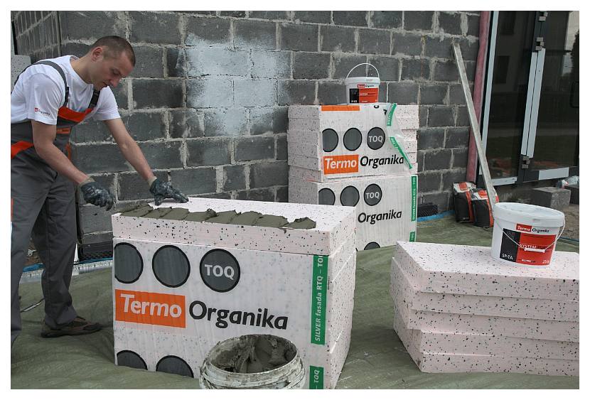 Ocieplenie jest bardziej skuteczne i przynosi większe oszczędności im grubsza jest warstwa materiału izolacyjnego