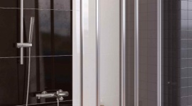 Letnie odświeżenie w wannie Dom, LIFESTYLE - Zimny prysznic ma dobroczynny wpływ na nasze samopoczucie - niezależnie od pory roku.Dzięki nowoczesnym rozwiązaniom, z jego zalet mogą w pełni korzystać nie tylko właściciele kabin natryskowych.