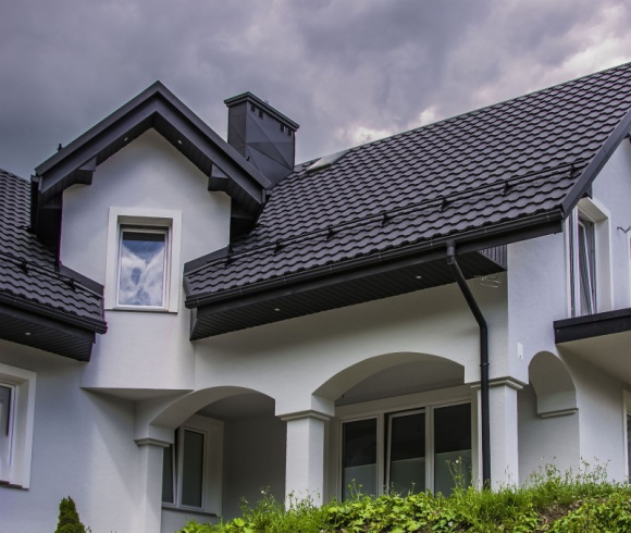 Najczęściej popełniane błędy wykonawcze przy układaniu blachodachówki. Sprawdź, Dom, LIFESTYLE - Dach spełniający swoje funkcje to przede wszystkim dach precyzyjnie wykonany – z dbałością dosłownie o każdy szczegół.