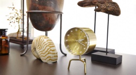 Słoneczny mosiądz we wnętrzach