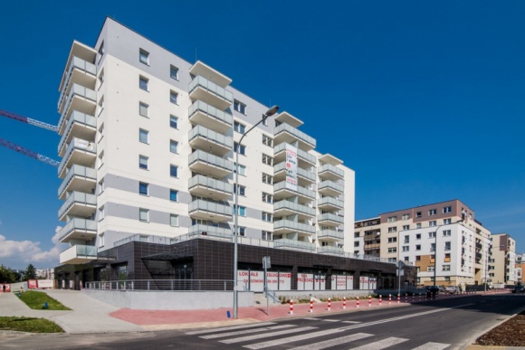 Pierwszy budynek na osiedlu Alpha Park oddany do użytku Dom, LIFESTYLE - Deweloper RED Real Estate Development otrzymał zgodę na użytkowanie pierwszego budynku osiedla Alpha Park w warszawskim Ursusie. Nowy obiekt ma 90 mieszkań. Kolejny etap już w budowie.