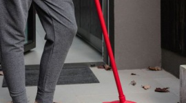 Jesienne wiosny początki: jak zadbać o ogród przed zimą, by oczarował nas wiosną Dom, LIFESTYLE - Rutynowe prace, takie jak plewienie, nawożenie czy przycinanie roślin, każdy miłośnik ogrodnictwa wykonuje automatycznie.