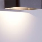 Kinkiet zewnętrzny MUNO marki Nowodvorski Lighting – jasny punkt na ścianie domu