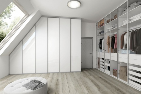 Biel we wnętrzach Dom, LIFESTYLE - Biel doskonale pasuje zarówno do klasycznych jak i do minimalistycznych wnętrz. Optycznie powiększa pomieszczenia, nadaje im wyjątkowej elegancji i świetnie komponuje się z innymi kolorami.