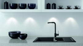 Zgrane duety – nowa linia zlewozmywaków i baterii kuchennych Franke Sirius Dom, LIFESTYLE - To nie przypadek, że projektanci Franke nadali nowej kolekcji urządzeń kuchennych nazwę Sirius. Tak, jak najjaśniejsza gwiazda nocnego nieba dominuje w swoim gwiazdozbiorze, tak zlewozmywak i bateria przyciągają uwagę w kuchennym wnętrzu.