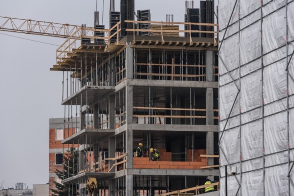 Funkcjonalność, która powstaje w betonie i stali. Zobacz, jak rośnie Alpha Park Dom, LIFESTYLE - 1040 ton stali, 9050 m sześc. betonu, około 14700 mkw. murowanych ścian - tyle materiałów użyto do tej pory do wybudowania budynków B i C osiedla Alpha Park w warszawskim Ursusie. 24 i 25 marca deweloper zaprasza na dni otwarte.
