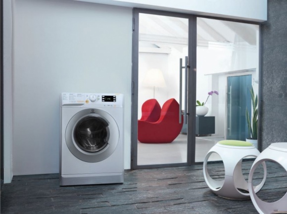 Czym powinna charakteryzować się dobra suszarka do ubrań? Dom, LIFESTYLE - Suszysz ubrania wewnątrz mieszkania? Jeśli tak, to czy zastanawiałeś się kiedyś jak wilgoć parująca z mokrej, wypranej odzieży wpływa na Twoje zdrowie?