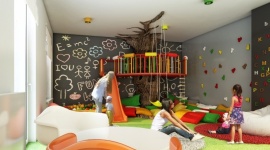 Kreatywna przestrzeń dla dzieci w ramach inwestycji. Nowy trend deweloperski? Dom, LIFESTYLE - Domek na drzewie, huśtawka, magnetyczna tablica. We wrocławskiej inwestycji Villa Alouette deweloper przeznaczył jedno z mieszkań, blisko 40 mkw., na przestrzeń dla dzieci. Można tam zorganizować urodziny i nawiązać sąsiedzkie relacje. Zobacz, jak będzie wyglądać Mały Skowronek.