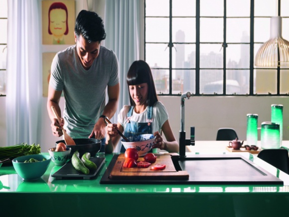 Geometryczna perfekcja – zlewozmywak Franke Maris Dom, LIFESTYLE - Granitowy lub ceramiczny – niezależnie jaki materiał wybierzemy, zlewozmywak Maris Franke idealnie spełnia swoje funkcje, w zamian wymagając naprawdę niewiele.