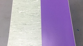 RZ wprowadza kolorowy lakier Turbo Protect Color Dom, LIFESTYLE - Trendy we wnętrzach zmieniają się coraz szybciej. Dotyczy to także obiektów komercyjnych lub użyteczności publicznej, w których przeprowadzenie gruntownego remontu z wymianą podłogi jest bardzo skomplikowane i kosztowne.