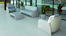 HEBAN - SALON WCHODZI DO OGRODU Dom, LIFESTYLE - Salon wchodzi do ogrodu. Gdy sprzyja pogoda, z chęcią przebywamy w ogrodzie i na tarasie. Wtedy też uświadamiamy sobie, jak bardzo istotne są ogrodowe siedziska, stoliki, parasole i detale. Pomyślmy o nich jeszcze przed sezonem.