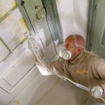 Lipofobowe emalie ochronne do stolarki okiennej i drzwiowej od Sigma Coatings