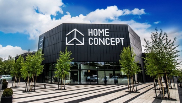 Galerie wnętrz zdaniem Polaków Dom, LIFESTYLE - Przyzwyczailiśmy się do zakupów online, bo bez konieczności wychodzenia z domu możemy zaopatrzyć się praktycznie we wszystko – od materiałów budowlanych po designerskie przedmioty. Z drugiej strony specjalistyczne galerie wyposażenia wnętrz oferują coś więcej niż tylko zakupy.