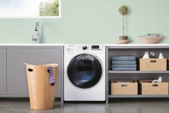 4 zalety pralek AddWash, o których nie miałeś pojęcia Dom, LIFESTYLE - Dodatkowe drzwi w pralkach AddWash to innowacyjne rozwiązanie marki Samsung, które zostało stworzone w odpowiedzi na oczekiwania ceniących swój czas i pieniądze konsumentów.