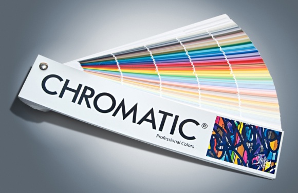 Trendy kolorystyczne w palecie Chromatic Professional Colors Dom, LIFESTYLE - Wzornik kolorów Chromatic to rozwiązanie dla osób planujących wykończenie ścian wewnętrznych, zewnętrznych lub elementów wyposażenia farbami marki Dekoral Professional i Sigma Coatings. Znajduje się w nim aż 1170 kolorów.