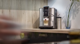 Nowości marki Nivona – z pasji do kawy Dom, LIFESTYLE - Marka Nivona, ekspert w dziedzinie ekspresów do kawy, prezentuje trzy nowe serie inteligentnych, w pełni automatycznych urządzeń.