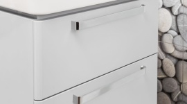 Szyk zamknięty w detalu. Nowe kolekcje marki Gamet Dom, LIFESTYLE - Trend na minimalizm już na stałe wpisał się w upodobania wielu projektantów. Dla miłośników ponadczasowego designu, marka Gamet proponuje kultowe uchwyty - Piatto oraz Trapano. Kolekcje to ukłon w stronę nowoczesnych nurtów, będących odwzorowaniem elegancji oraz szyku.