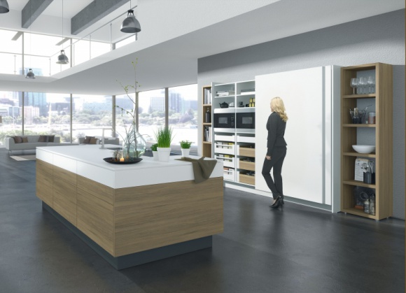 Urządzenia AGD chowają się za frontami Dom, LIFESTYLE - W nowoczesnych aranżacjach kuchennych wszystko musi ze sobą współgrać i idealnie do siebie pasować. Aby spotęgować wrażenie porządku i harmonii, warto ukryć urządzenia AGD za frontem meblowym, który w razie potrzeby wystarczy delikatnie przesunąć lub nacisnąć dłonią