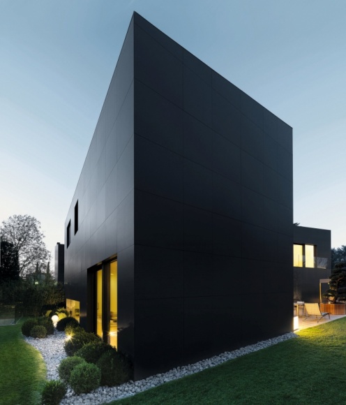 Sposób na nowoczesność – elewacje ze spieków kwarcowych LAMINAM Dom, LIFESTYLE - Spieki kwarcowe włoskiej marki LAMINAM to innowacyjny materiał, za pomocą którego można stworzyć unikalną fasadę i podkreślić nowoczesność każdego budynku.