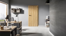 Funkcjonalność i bezpieczeństwo przede wszystkim, czyli na co zwrócić uwagę wybi Dom, LIFESTYLE - Drzwi to niezwykle istotny element każdego domu. Chronią prywatność i oddzielają nas od świata zewnętrznego zapewniając bezpieczeństwo, a jednocześnie zapraszając w gościnne progi wnętrza.