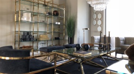 Clue Studio – salon flagowy Eichholtz Dom, LIFESTYLE - Salon Clue Studio wygląda jak luksusowy apartament. Olśniewające wnętrze zaprojektowali specjaliści Eichholtz. To największa w Polsce ekspozycja mebli i akcesoriów tej wyjątkowej holenderskiej marki.