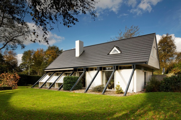 Blachodachówki w ofercie Braas Dom, LIFESTYLE - Marka Braas doskonale znana z wysokiej jakości dachówek ceramicznych i betonowych, wprowadza do swojej oferty nowość – blachodachówki panelowe.