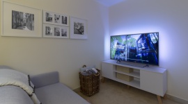 Minimalistyczny styl i kosmiczna poświata Jak urządzić pokój telewizyjny? Dom, LIFESTYLE - Zobacz inspiracje marki Bondex z kolekcją farb Smart Paint, dzięki której stworzysz przyjazny pokój telewizyjny, łączący funkcjonalność z indywidualnym stylem.