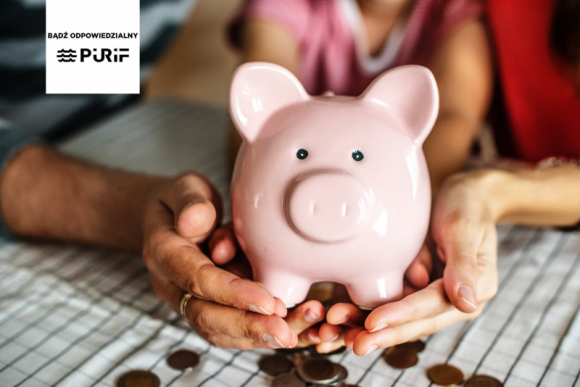 Jak zaoszczędzić na domowych środkach czystości? Dom, LIFESTYLE - Kupując żele, płyny, mleczka i spray’e do czyszczenia, zwracasz uwagę na to, do jakich powierzchni są przeznaczone? To dobrze. A co powiesz na to, by zamiast całej szafki pełnej chemii, mieć tylko cztery superpreparaty?