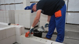 Materiały murowe, które ułatwiają i przyspieszają prace