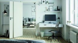 Jak urządzić domowe biuro? Dom, LIFESTYLE - Jak w domowym zaciszu stworzyć miejsce, które będzie sprzyjało efektywnej pracy? Wyposażenie pomieszczenia w wygodne biurko, krzesło i sprzęt to nie wszystko.