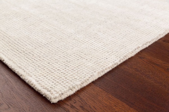 Jasny czy ciemny? Dywany z kolekcji Cordoba Dom, LIFESTYLE - Dywan? Tak, ale jaki? – przed takim dylematem staje wiele osób, myślących o praktycznym, a jednocześnie funkcjonalnym urządzeniu wnętrza.