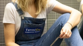 Czy modelka może zostać hydraulikiem? Dom, LIFESTYLE - Branża fashion to świat kojarzący się z luksusem i dobrym smakiem. Modelki i modele występujący na pokazach i pozujący do zdjęć wydają się być dalece odlegli od pozornie prostej i przyziemnej pracy hydraulika.