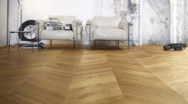 Tylko Listone Giordano jest lepsze niż Listone Giordano Dom, LIFESTYLE - Przekraczając próg warszawskiego showroomu Forestile spotykamy się ze sztuką. Możemy jej dotknąć, poczuć fakturę, a nawet zapach. Wyobrazić ją sobie pod stopami i zabrać do domu. Forestile to generalny dystrybutor na rynek polski włoskiej marki Listone Giordano