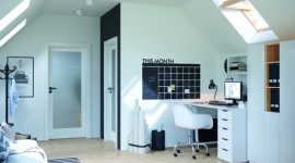 W jakich wnętrzach najlepiej sprawdzą się drzwi z przeszkleniem? Dom, LIFESTYLE - Drzwi z przeszkleniami znajdą zastosowanie w każdym domowym wnętrzu. Nie tylko umożliwią swobodny przepływ światła pomiędzy pomieszczeniami, ale też ozdobią aranżacje utworzonymi z przeszkleń wzorami.