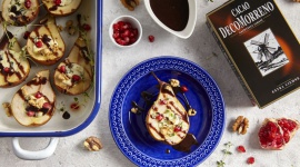 Wspólne gotowanie to frajda i super pomysł na karnawałową zabawę Dom, LIFESTYLE - Najlepsze imprezy, jak wiadomo, odbywają się w kuchni, gdzie przy stole toczą się rozmowy, goście żartują i opowiadają ciekawe historie. Sprawmy więc, by w czasie karnawału zapanował w niej radosny nastrój!