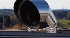 Właściwie zaplanowana wentylacja grawitacyjna gwarancją komfortowego mieszkania Dom, LIFESTYLE - Ważne,aby w odpowiedni i właściwy sposób zaprojektować wentylację, mającą istotny wpływ na codzienne funkcjonowanie domowników. Jej brak może bowiem powodować wilgotnienie mieszkania, a następnie negatywnie wpływać na samopoczucie.