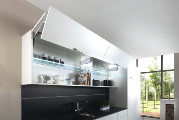 Jak szablony ułatwiają pracę stolarza? Dom, LIFESTYLE - Nowoczesne okucia meblowe ułatwiają pracę stolarzy i zwiększają zadowolenie klientów. Montaż podnośnika praktycznie jedną ręką czy beznarzędziowe instalowanie frontu to czysta przyjemność – podobnie jak prosty i szybki montaż podnośników z wykorzystaniem szablonów.