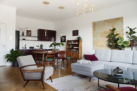 Porta przedstawia najpiękniejsze mieszkanie roku Dom, LIFESTYLE - Marka PORTA DRZWI prezentuje najpiękniejsze mieszkanie, wyłonione z ponad 1300 zgłoszeń w konkursie „O!Twórz Mieszkanie”. To mieszkanie w Łodzi należące do Oli i Adriana, urządzone w unikatowym, eklektycznym stylu.