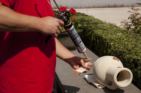 Czas na wiosenne DIY Dom, LIFESTYLE - Każda pora roku jest dobra na majsterkowanie, jednak z pracami na zewnątrz domu zazwyczaj warto poczekać do wiosny. Słoneczna pogoda uprzyjemnia realizację naszych zadań, a dłuższy dzień pozwala na ich szybsze ukończenie.