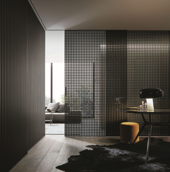 Przestrzeń podzielona Dom, LIFESTYLE - O systemach przesuwnych Rimadesio mówi się jako o najciekawszych i najbardziej precyzyjnie wykonanych na świecie. Nie ma się co dziwić – fantastycznie podkreślają piękno architektury i umiejętnie łączą się ze współczesnym designem.