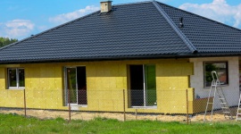 Ciepły dom z betonu komórkowego Dom, LIFESTYLE - Choć do zimy jeszcze daleko, o termoizolacyjności domu watro myśleć od samego początku jego budowy. Będzie to miało decydujący wpływ na koszt eksploatacji przez wszystkie kolejne lata użytkowania budynku.