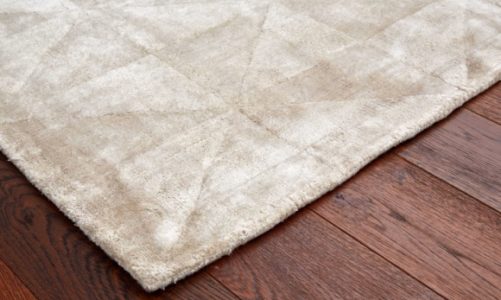 Miękkość przy każdym kroku – dywan Pyramid Silver z oferty firmy ARTE