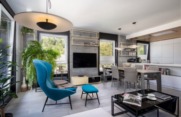 Z widokiem na park Dom, LIFESTYLE - Najnowsza realizacja Mikołajska Studio to zdecydowane przeciwieństwo architektonicznego efekciarstwa. W krakowskim apartamencie panuje ciepła, bezpretensjonalna atmosfera, będąca efektem doskonałego wyczucia przez architektki osobowości właścicielki.