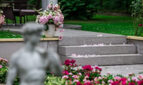 Bezpieczna droga do celu, czyli wybieramy materiał na schody