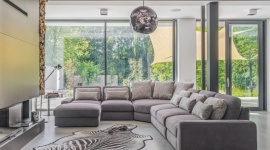 Trendy na 2020. Meble modułowe Dom, LIFESTYLE - Wokół mebli wypoczynkowych w salonie kręci się większość naszego życia rodzinnego i towarzyskiego. To na nich przyjmujemy gości, rozmyślamy przy porannej kawie, ucinamy sobie weekendowe drzemki i słuchamy muzyki.