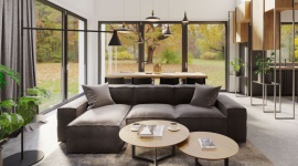 Loft za miastem? Tak! Dom, LIFESTYLE - Styl loftowy na trwałe już wpisał się w kanon urządzania wnętrz. Ale czy loft może powstać na przedmieściach? Okazuje się, że tak. Taki charakter ma dom pod Konstancinem.