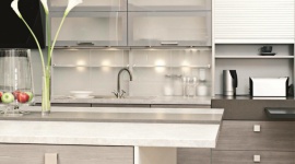 Światło w domu. Jak zmieniliśmy je przez lata? Dom, LIFESTYLE - Inteligentne, designerskie i ekologiczne – takie jest dzisiejsze oświetlenie. Zmieniły się nie tylko atrybuty, lecz także funkcje, jakie światło pełni w domu. Oświetlenie nowej generacji to znacznie więcej niż tylko użyteczne rozwiązanie.