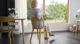 Seria OMTÄNKSAM od IKEA – na każdą miarę i dla każdego Dom, LIFESTYLE - Wszyscy czasem potrzebujemy pomocnej dłoni, komfortu i dopasowanego do nas wsparcia.