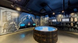 Tradycje wielkanocne – ciekawostki oczami przewodników Muzeum Polskiej Wódki Dom, LIFESTYLE - Jaka wyglądał staropolski sposób barwienia pisanek? Czym nadziewano w Polsce pączki? Skąd swe nazwy wzięły baby i kołacze? I jak w wielkanocne tradycje wpisuje się historia Polskiej Wódki? Przewodnicy Muzeum Polskiej Wódki przybliżają staropolskie, wielkanocne tradycje.