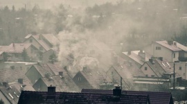 Zmiany w programie “Czyste Powietrze” Dom, LIFESTYLE - Rząd ogłosił zmiany w programie “Czyste Powietrze”. Od 15 maja właściciele domów mogą otrzymać dodatkowe środki na ocieplenie domu na nowych zasadach. Wprowadzone zmiany pomogą jeszcze skuteczniej walczyć o poprawę jakości powietrza w Polsce.